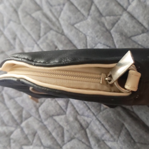 Black & Cream Pouch - Picture 3 of 4